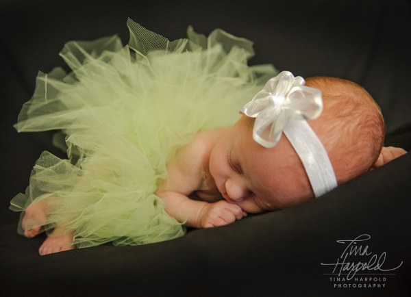 DIY tutu newborn photography