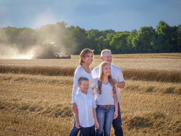Seymour family session behind the scenes